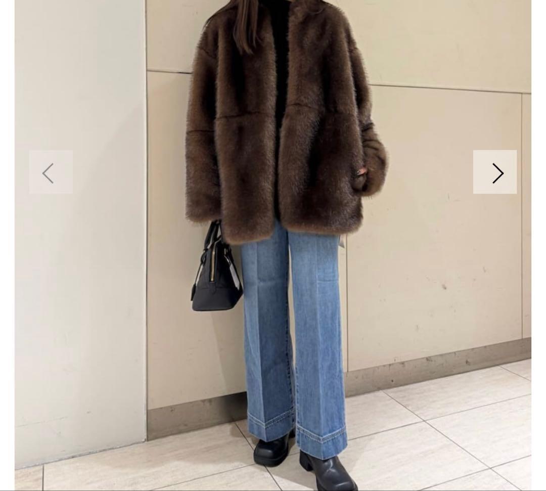 Mila Owen マルチマテリアルノーカラーファーコート