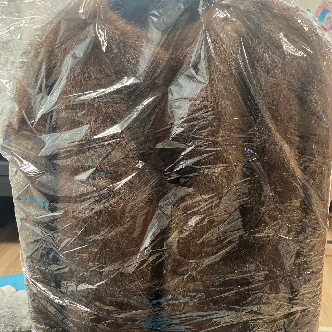 Mila Owen マルチマテリアルノーカラーファーコート