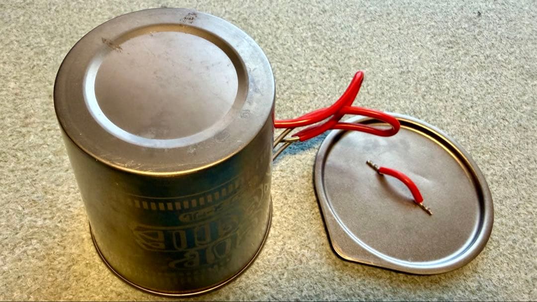 カップヌードル チタンマグ 800ml 蓋付き　中古品