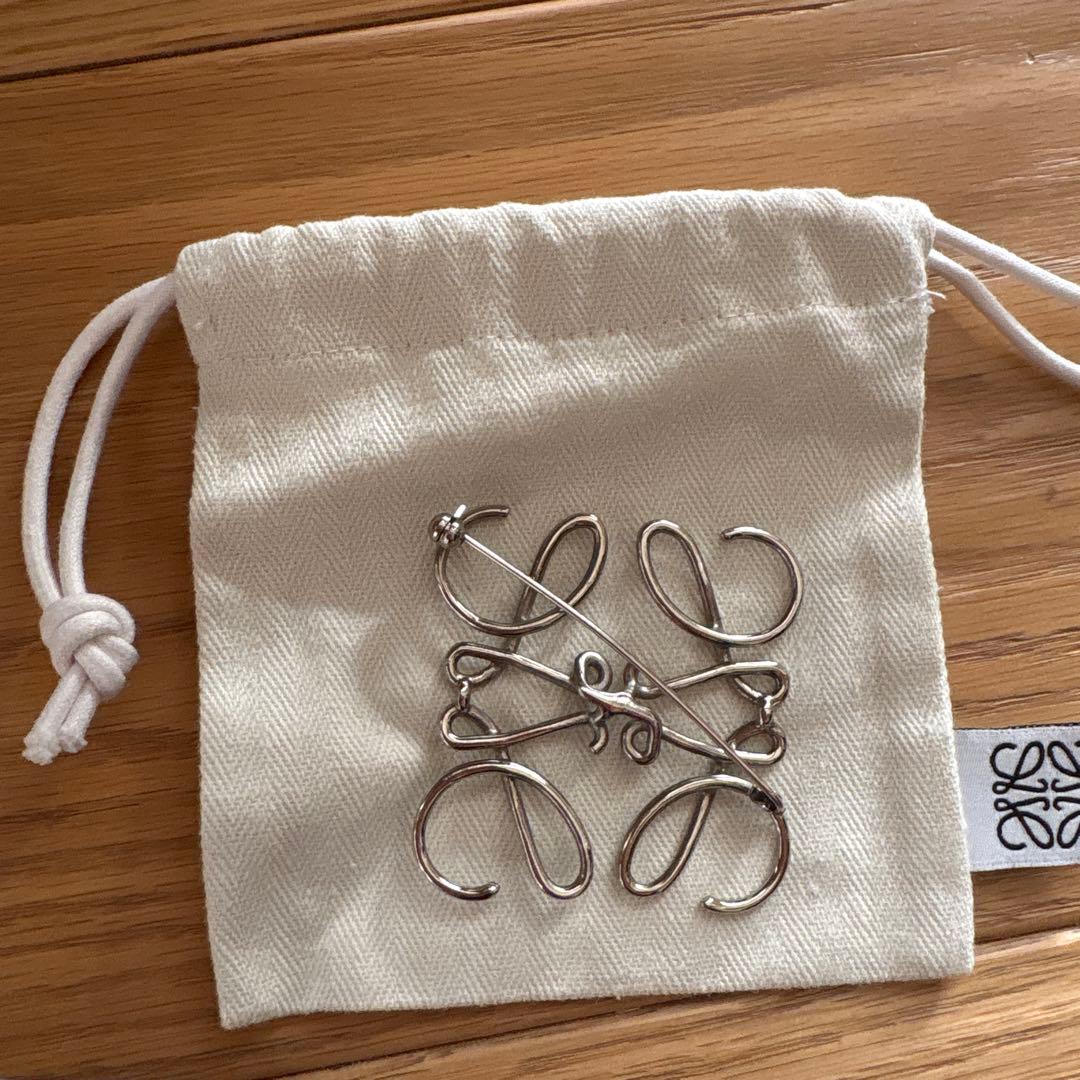 【1月31日まで値下げ】ロエベ　ブローチ