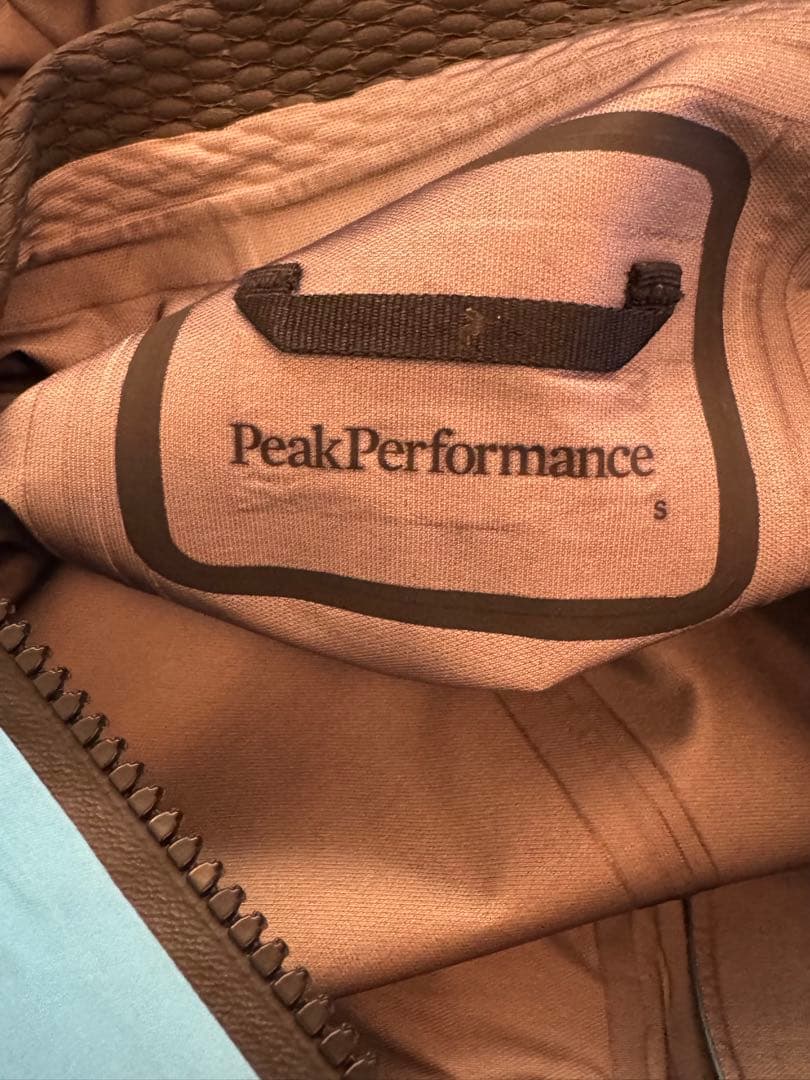 ピークパフォーマンス　GORE-TEXスノーウェア　上下セット