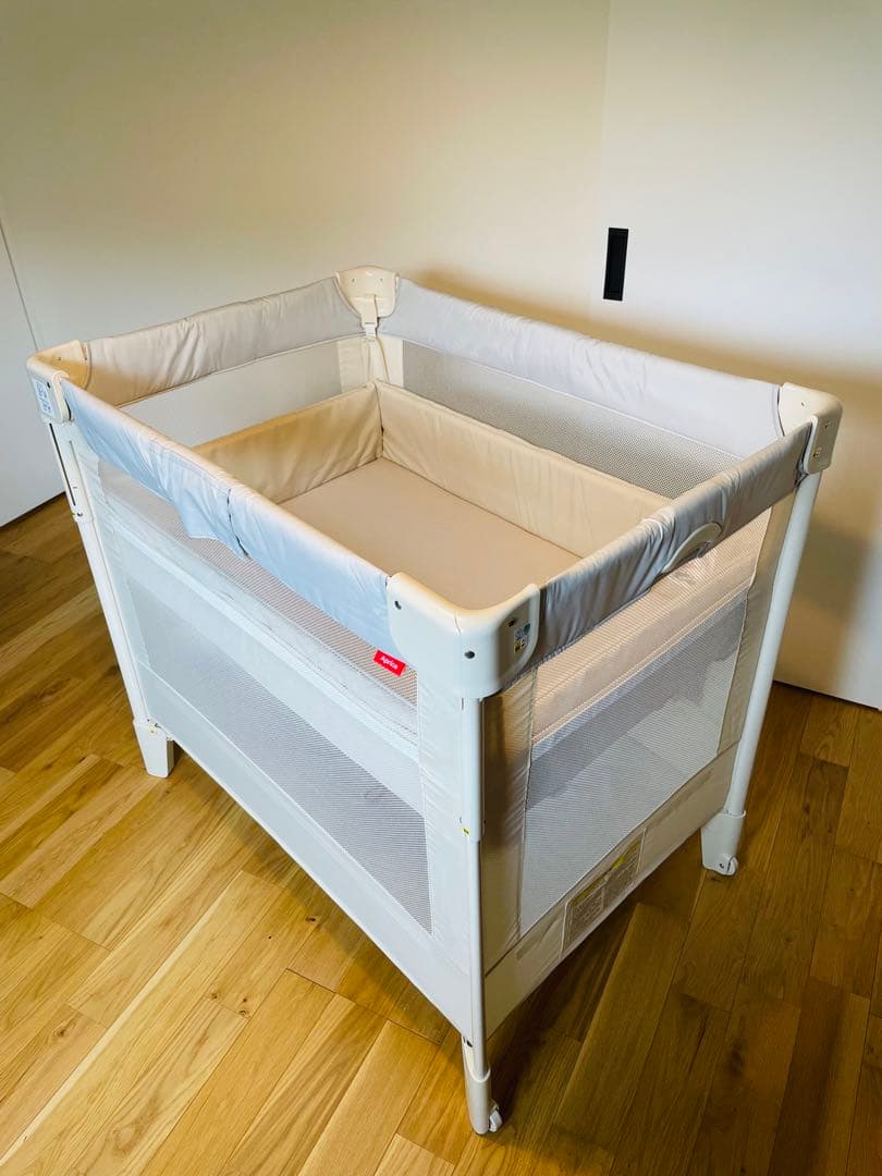 アップリカ ココネルエアー AB ベビーベッド ホワイトグレー