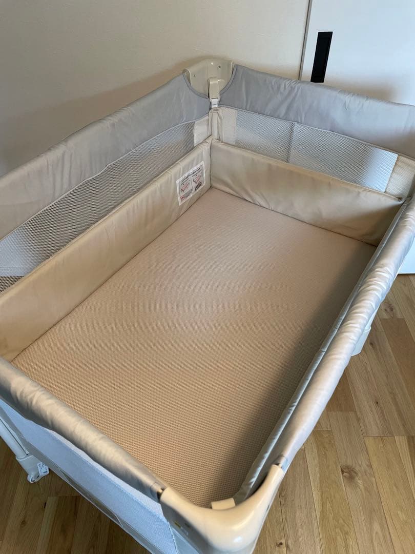 アップリカ ココネルエアー AB ベビーベッド ホワイトグレー