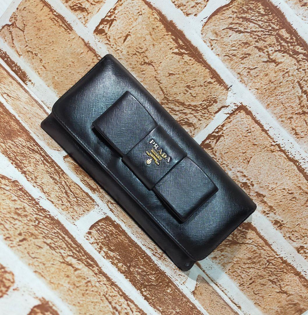 リボン付きブラック長財布