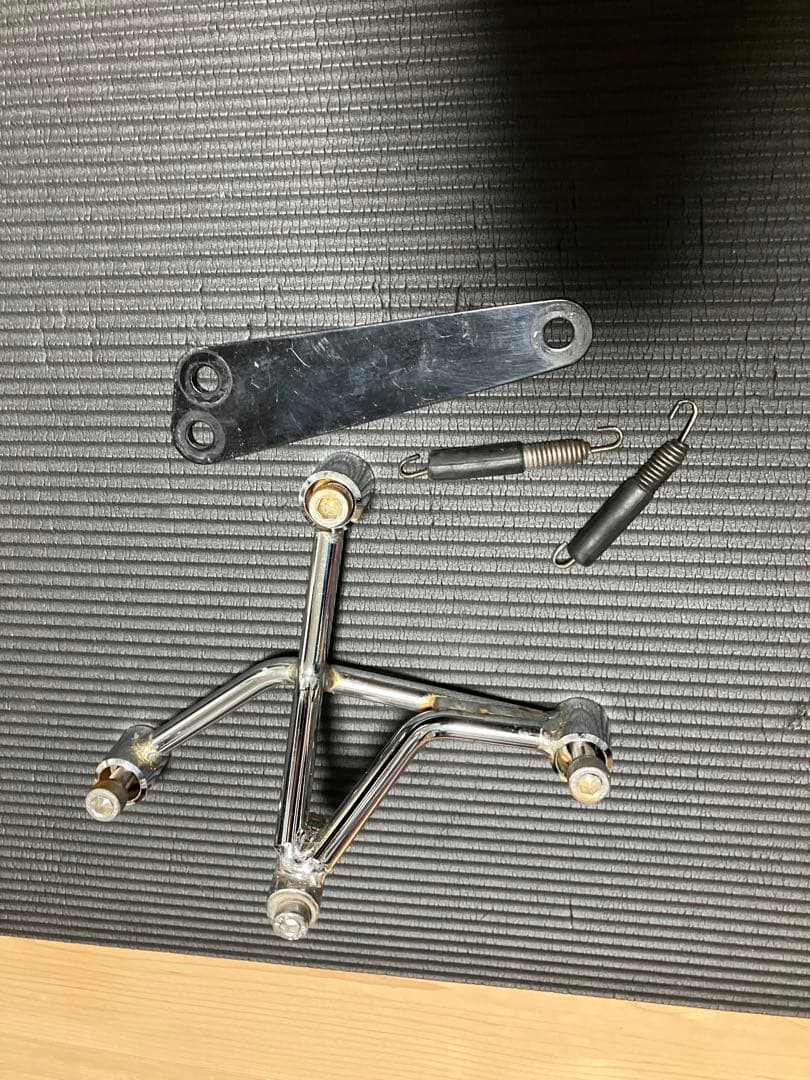 リアライズマフラー 取り付け金具付き