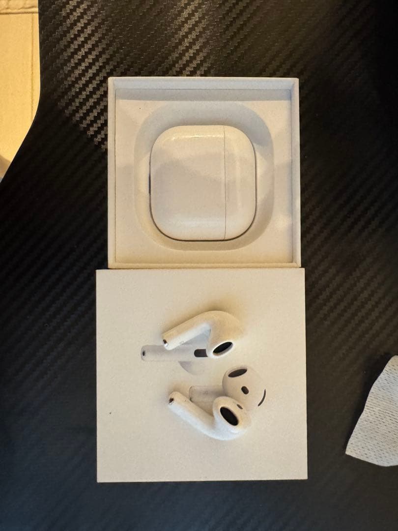 AirPods (第4世代) ホワイト 本体