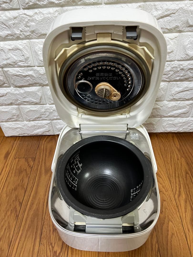 TOSHIBA炊飯器本九釜5.5合炊き◆RC-104VXS