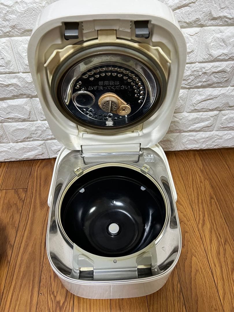 TOSHIBA炊飯器本九釜5.5合炊き◆RC-104VXS