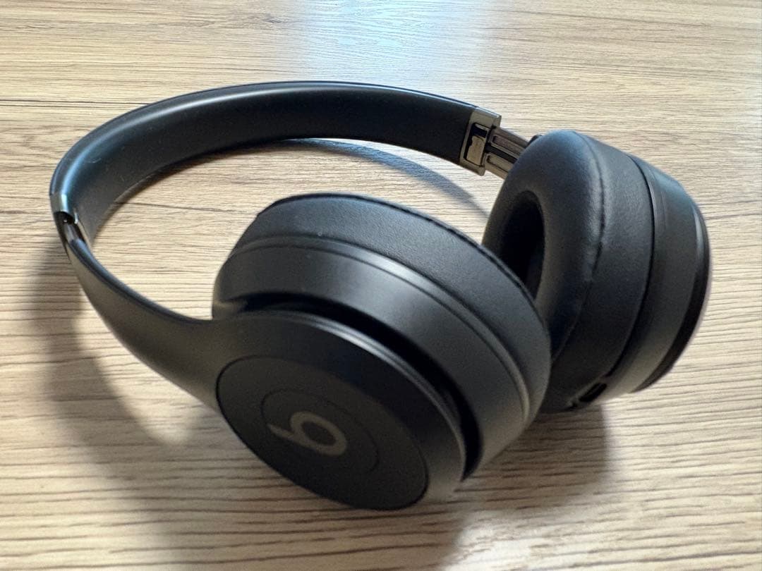 Beats solo 4 ほぼ新品