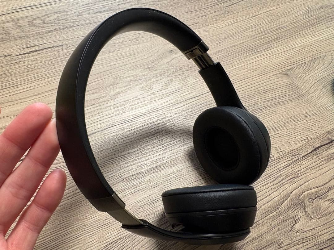 Beats solo 4 ほぼ新品