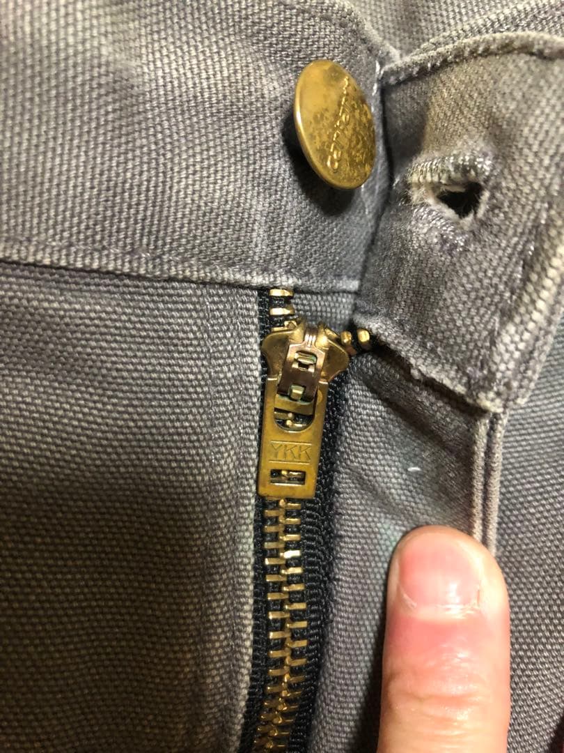 とら Carharttダブルニー グレー