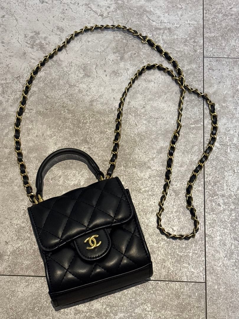 CHANEL ノベルティ ブラックレザーショルダーバッグ