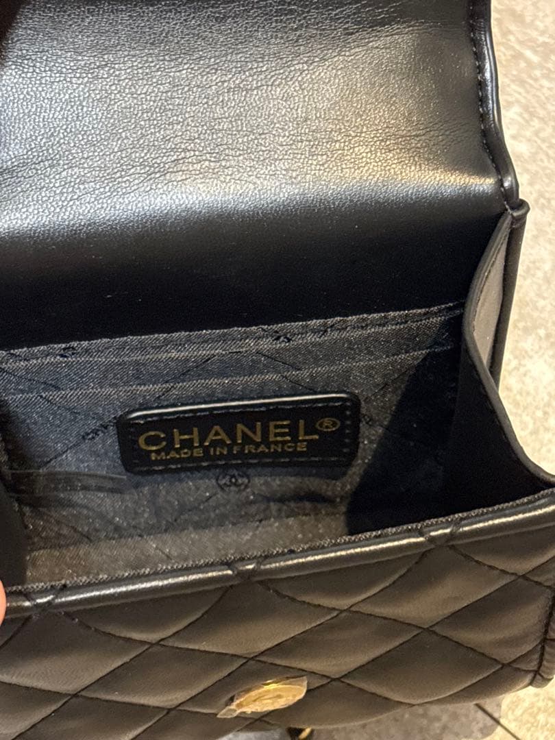 CHANEL ノベルティ ブラックレザーショルダーバッグ