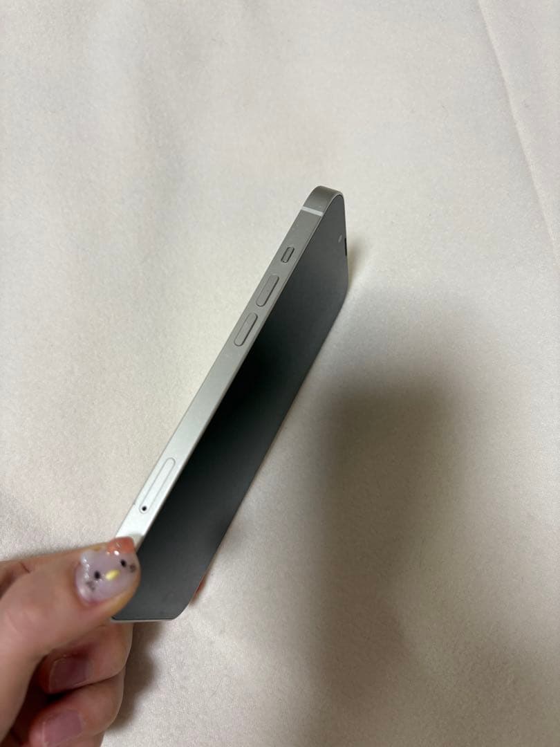 Apple iPhone 13 Starlight本体