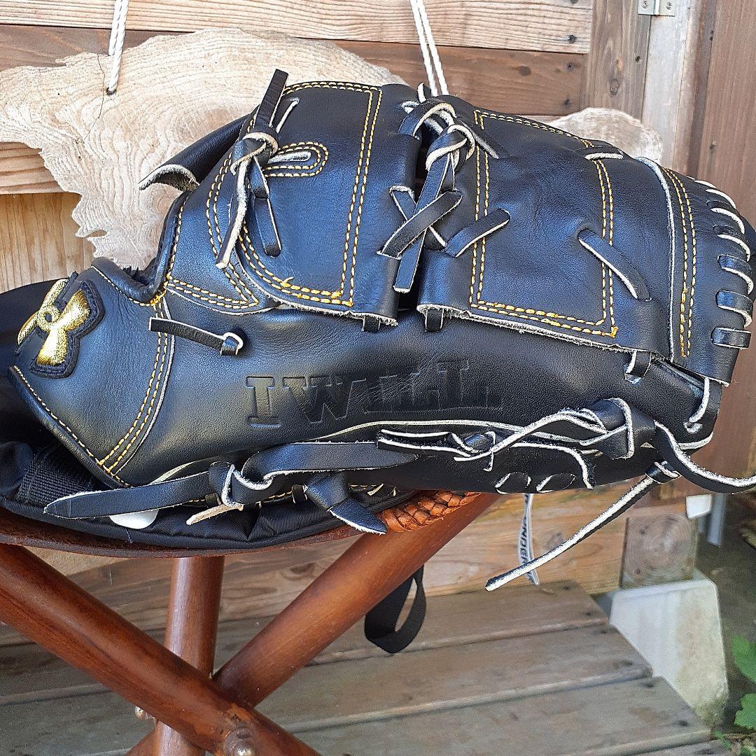 アンダーアーマー　投手用グラブ　　軟式一般 　UNDER ARMOUR　最終価格