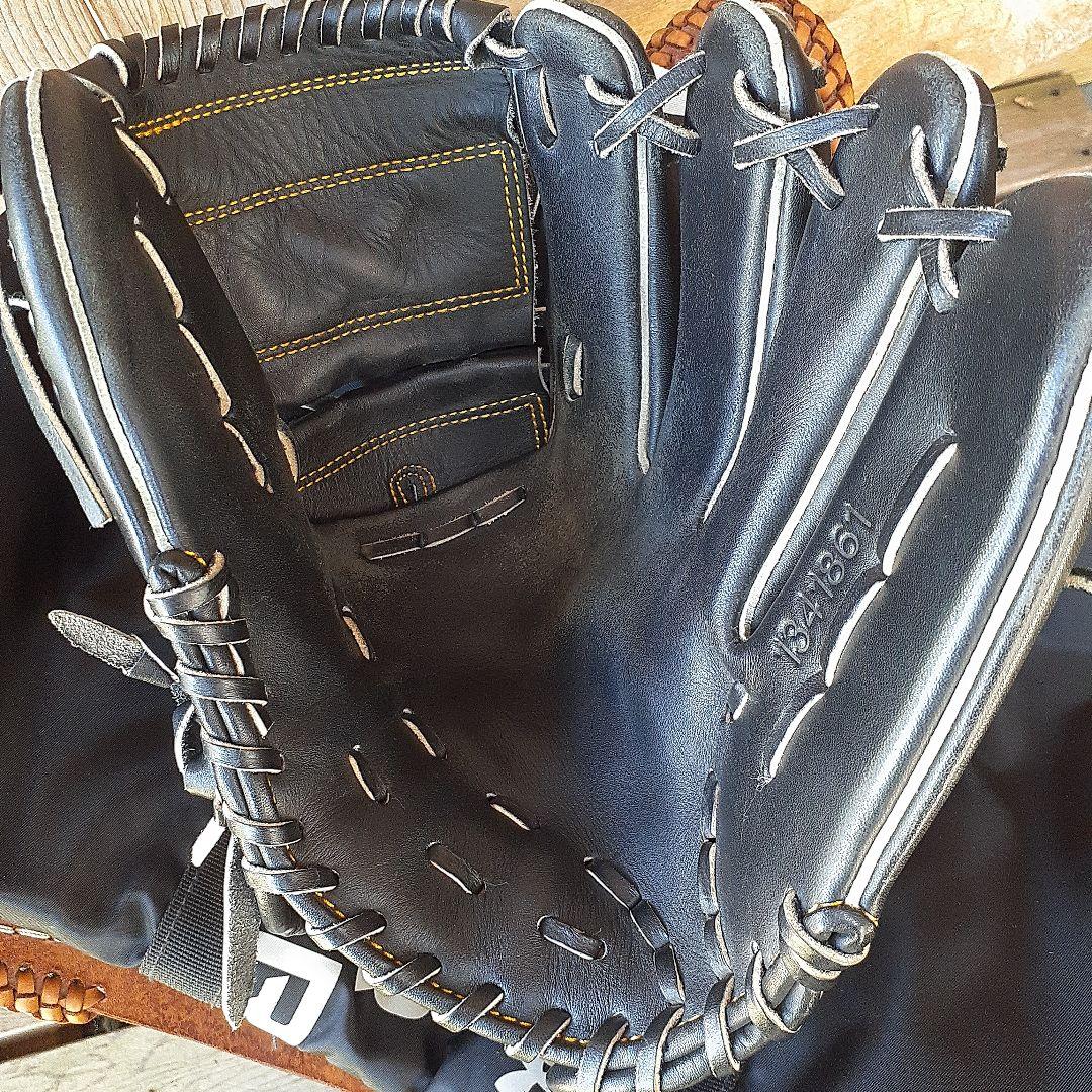 アンダーアーマー　投手用グラブ　　軟式一般 　UNDER ARMOUR　最終価格