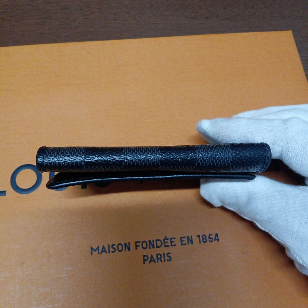 ルイ・ヴィトン。美品ダミエグラフィット、ミルテックレ6連キーケース