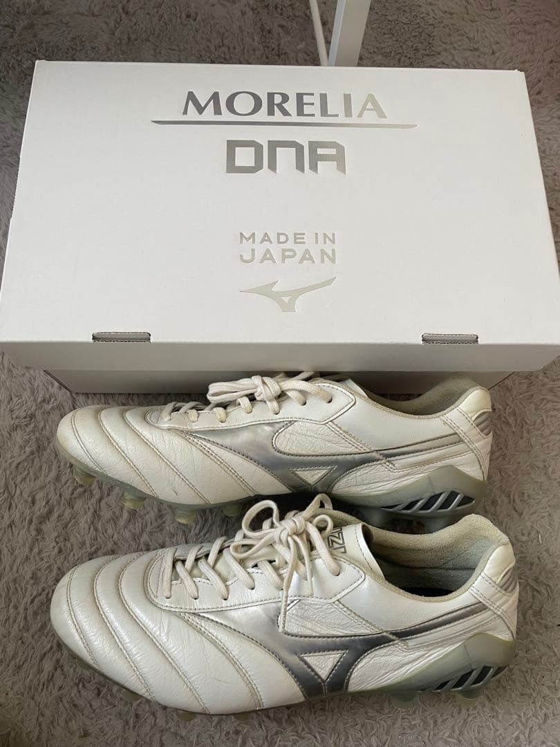 サッカースパイク　ミズノ　モレリアDNA