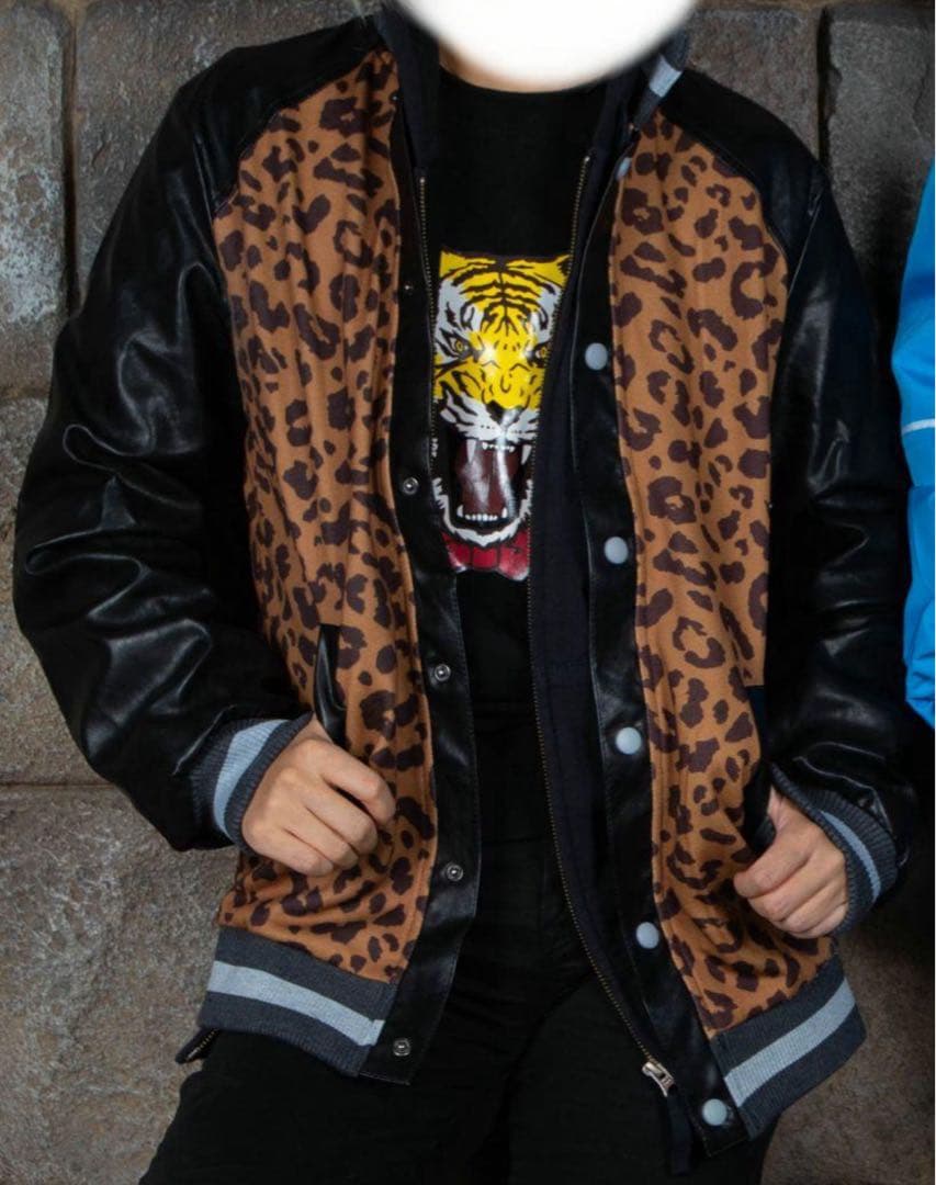 コミックランド製 ユーリ!!! on ice ユーリ 2着 コスプレ 衣装