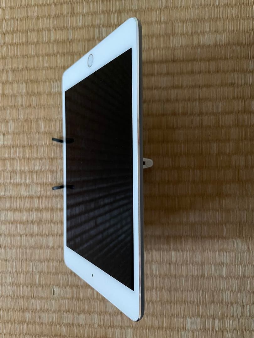 ★超美品★iPad mini 4 セルラー 128GB シルバー 容量97%