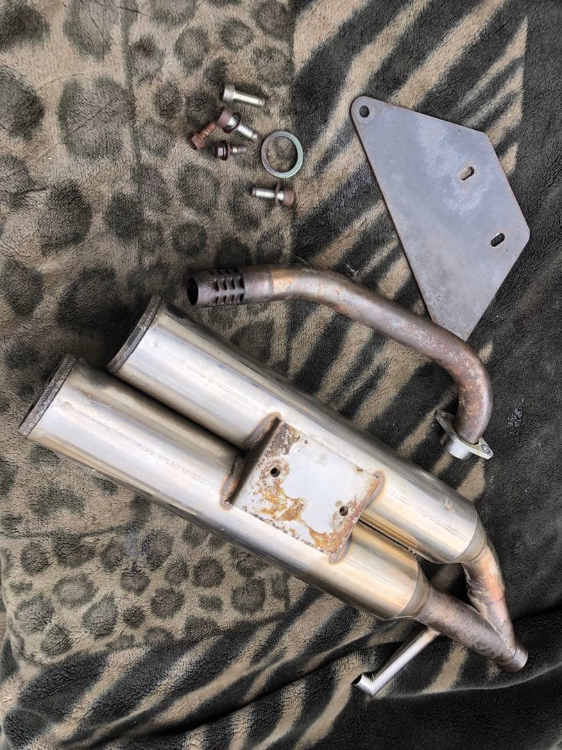 マグザム　SG17J OVERレーシング　ツインマフラー　2本出し