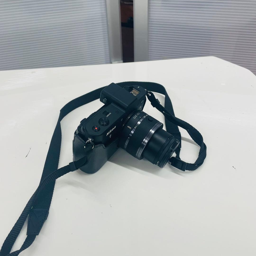 Nikon 1 一眼レフカメラ 黒 ストラップ付き ジャンク品