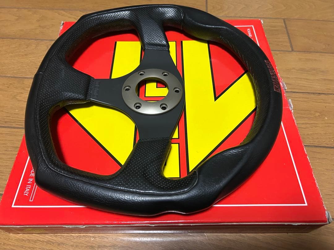 momoステアリング