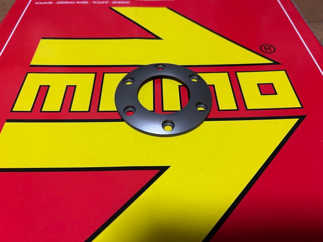 momoステアリング