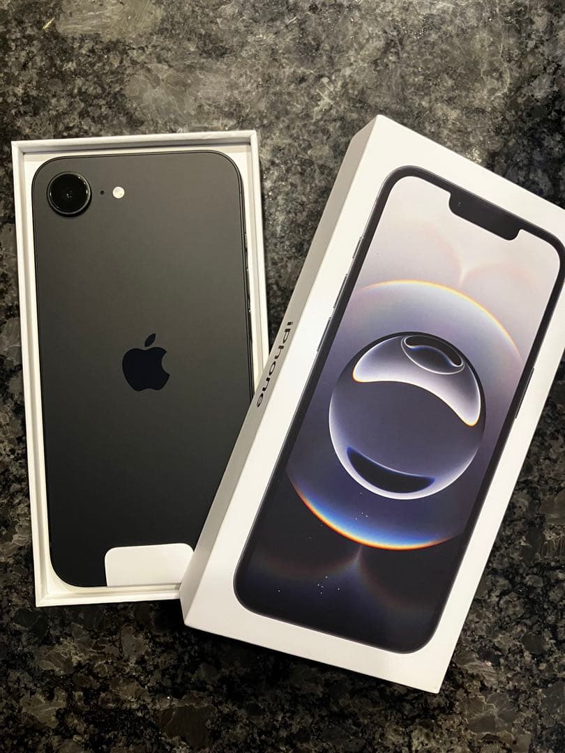 ま*ん様 【12/3まで値下げ】Apple iPhone 16eブラック 本体