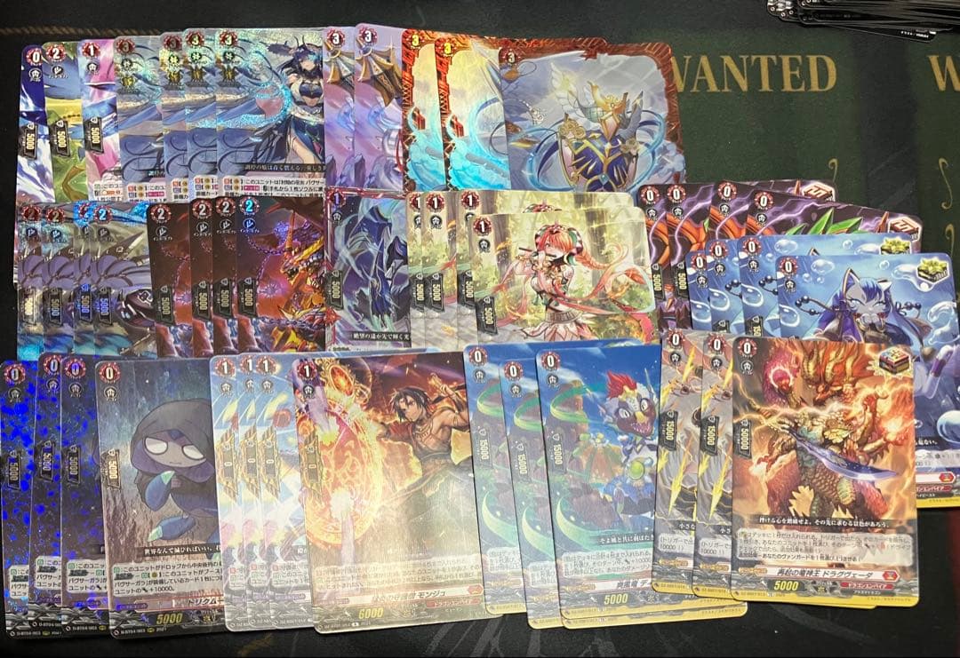 最終価格！シンディ4枚入り！バヴサーガラ　デッキ