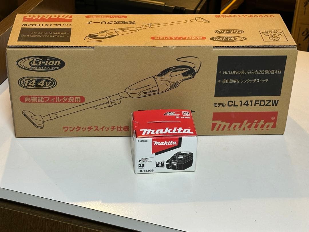 マキタ　CL141FDZW／未使用&新品マキタ純正バッテリー一個、充電器付き