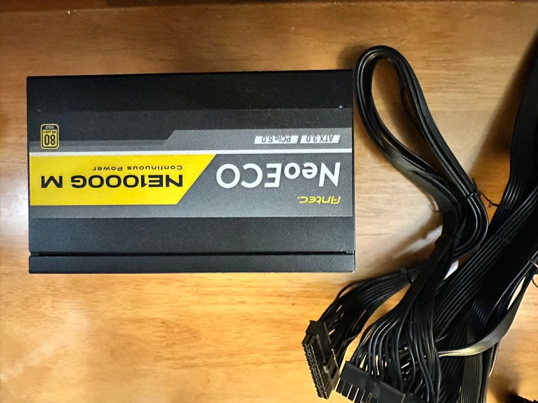 MSI GeForce RTX 3080 TRIO おまけ:電源とサポートステイ