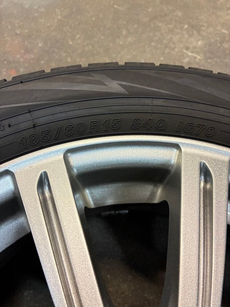 フィット、シャトルなど❗️185/60R15スタッドレスセット❗️