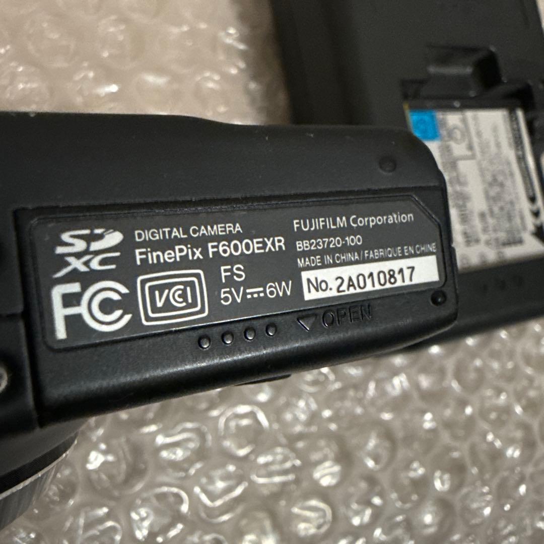 デジカメ　FUJIFILM finepix F600EXR