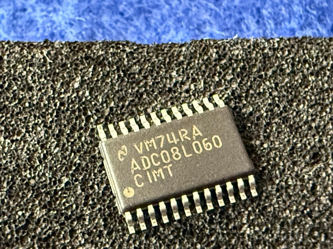 ADC08L060CIMT ナショセミ A/Dコンバータ ADC08L060１個