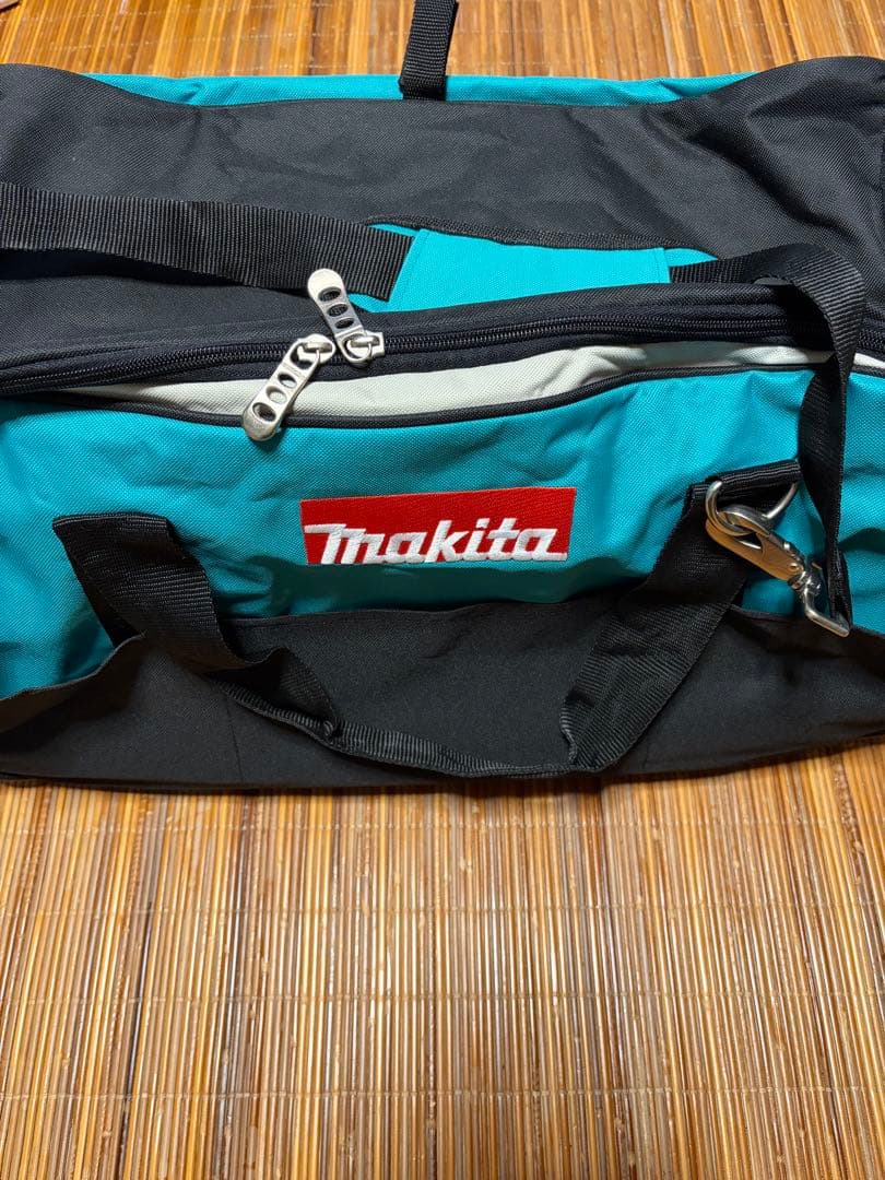 Makita DC18 ポータブルテレビ