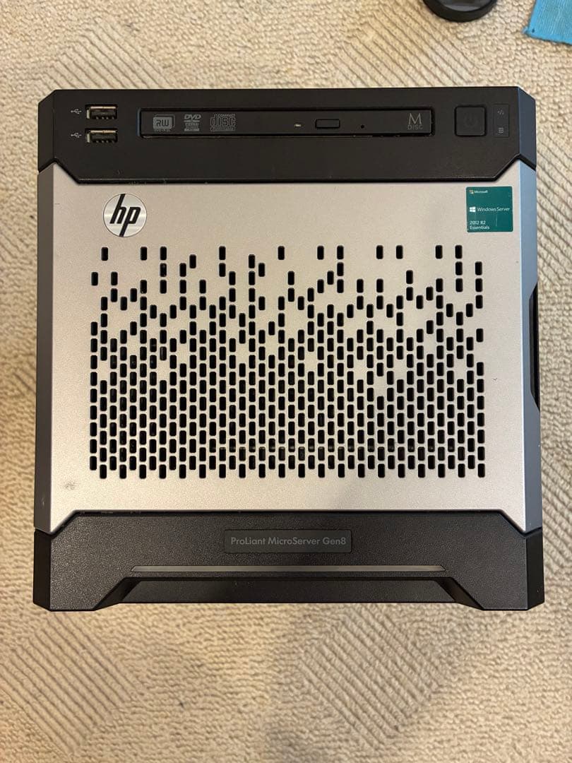 サーバー HP MicroServer Gen8 XEON E3-1220L 16GB