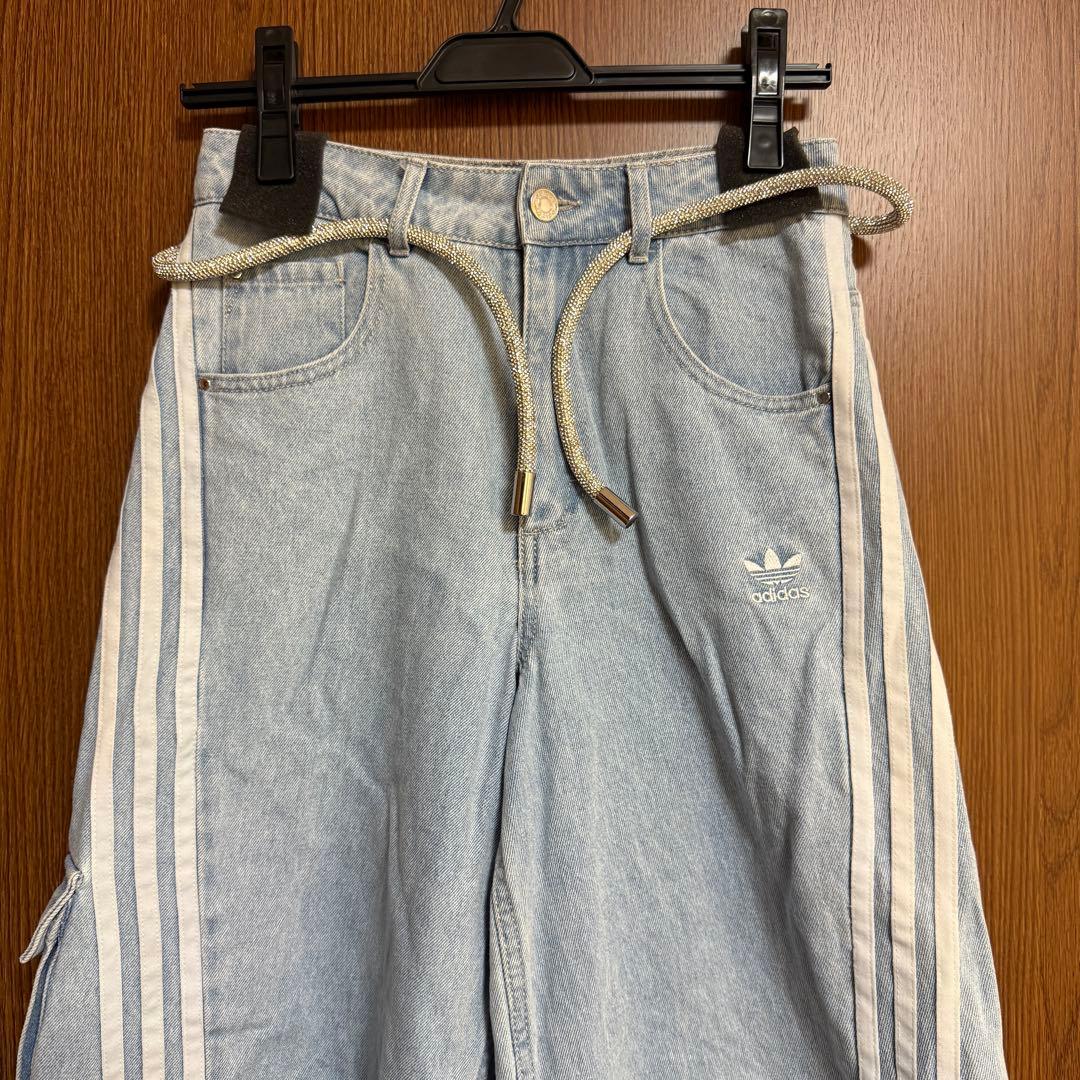 adidasデニムカーゴパンツ