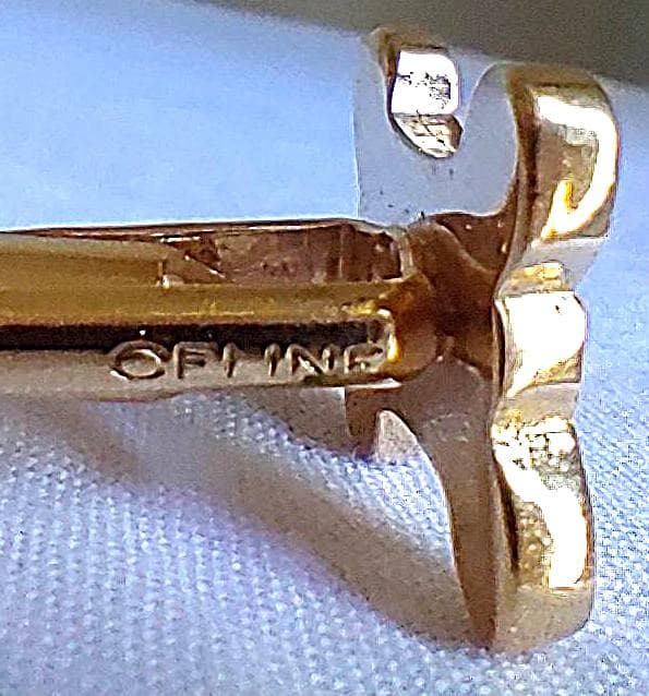 美品・旧ロゴ期CELINEカフリンクス、専用箱付、レア＋美品１対（セリーヌCｆ）