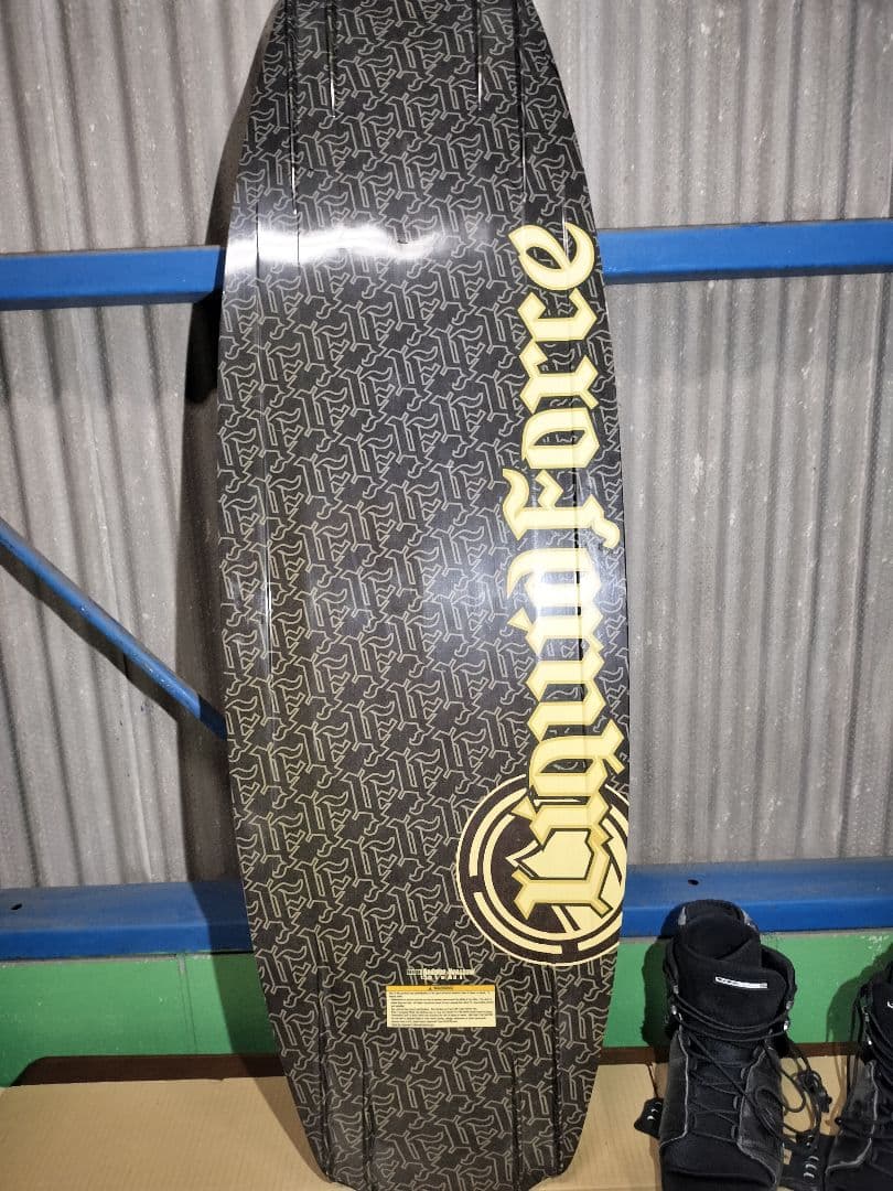 Z*女様 ◆直接引き取り可能◆ ウェイクボード　リキッドフォース　Liquid