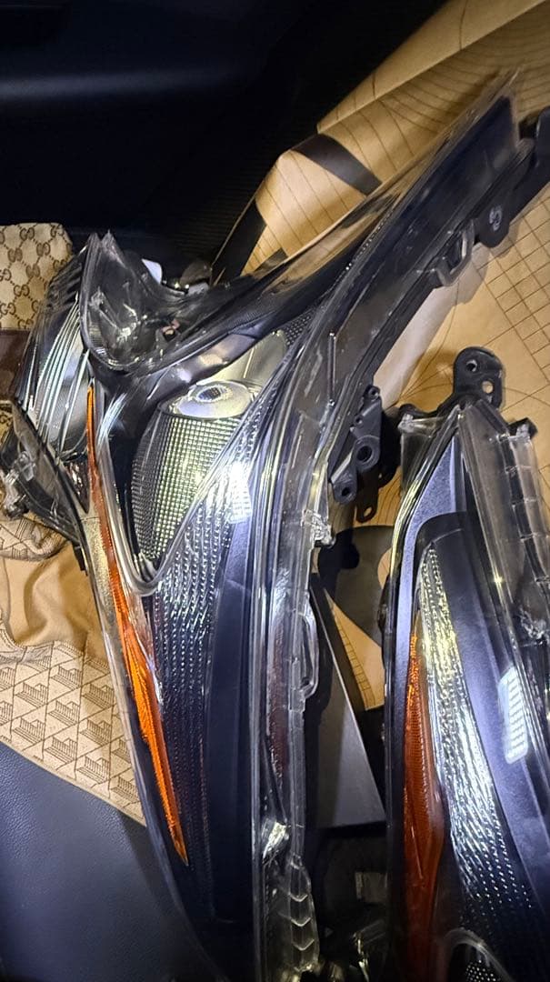 愛*ん様 プリウス前期純正ヘッドライト