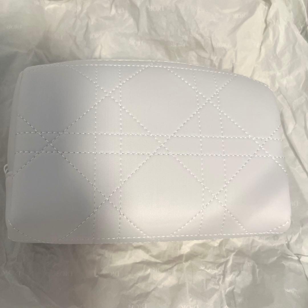 ディオールスノーエッセンスコフレ ポーチ付き