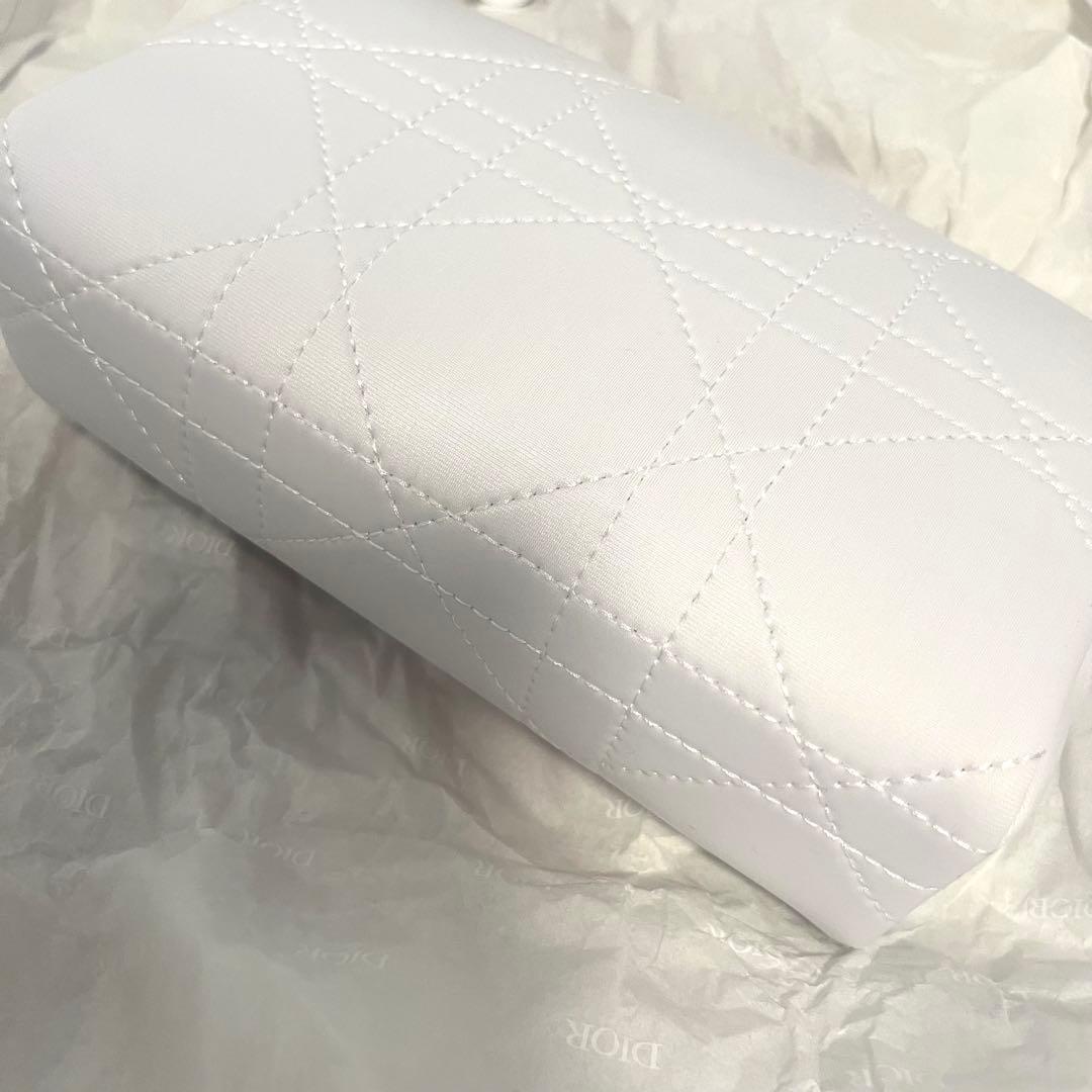 ディオールスノーエッセンスコフレ ポーチ付き