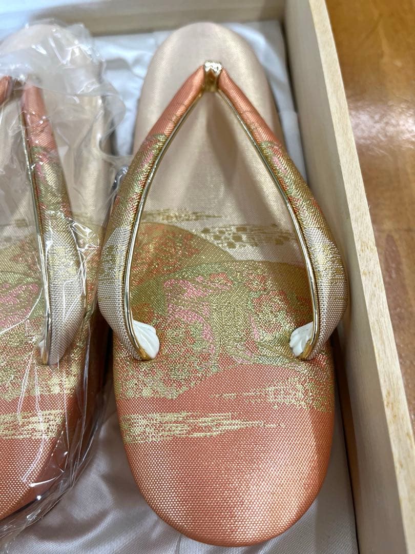新品未使用　和装用バッグと草履　写真追加しました