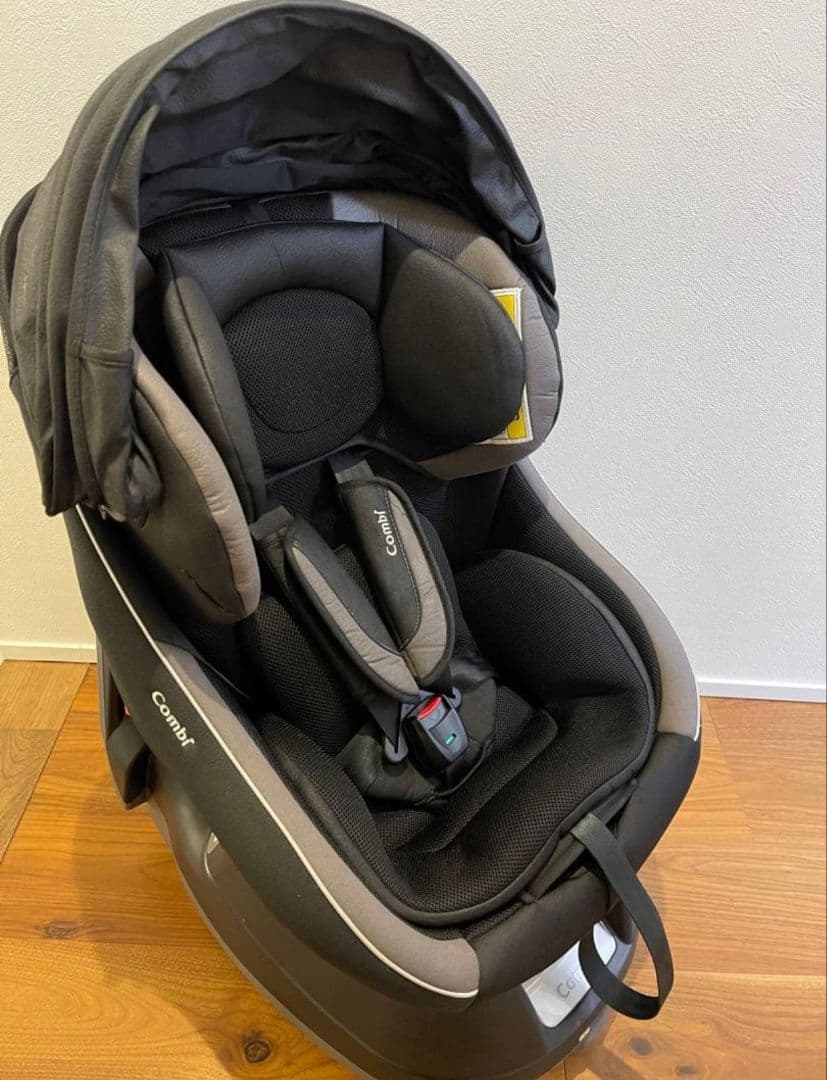 新生児対応　コンビ　クルムーヴ スマートエッグショック 回転式　チャイルドシート