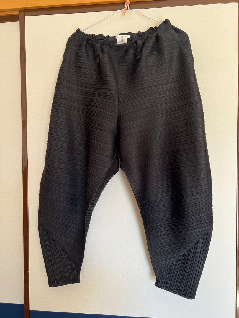 PLEATS PLEASE ブラック サルエルパンツ　サイズ：1