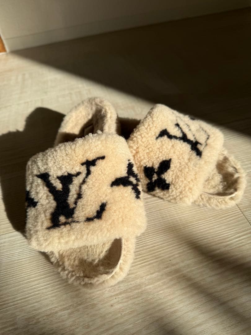 Louis Vuitton LVパセオリアルボアムートンサンダルミュール24cm