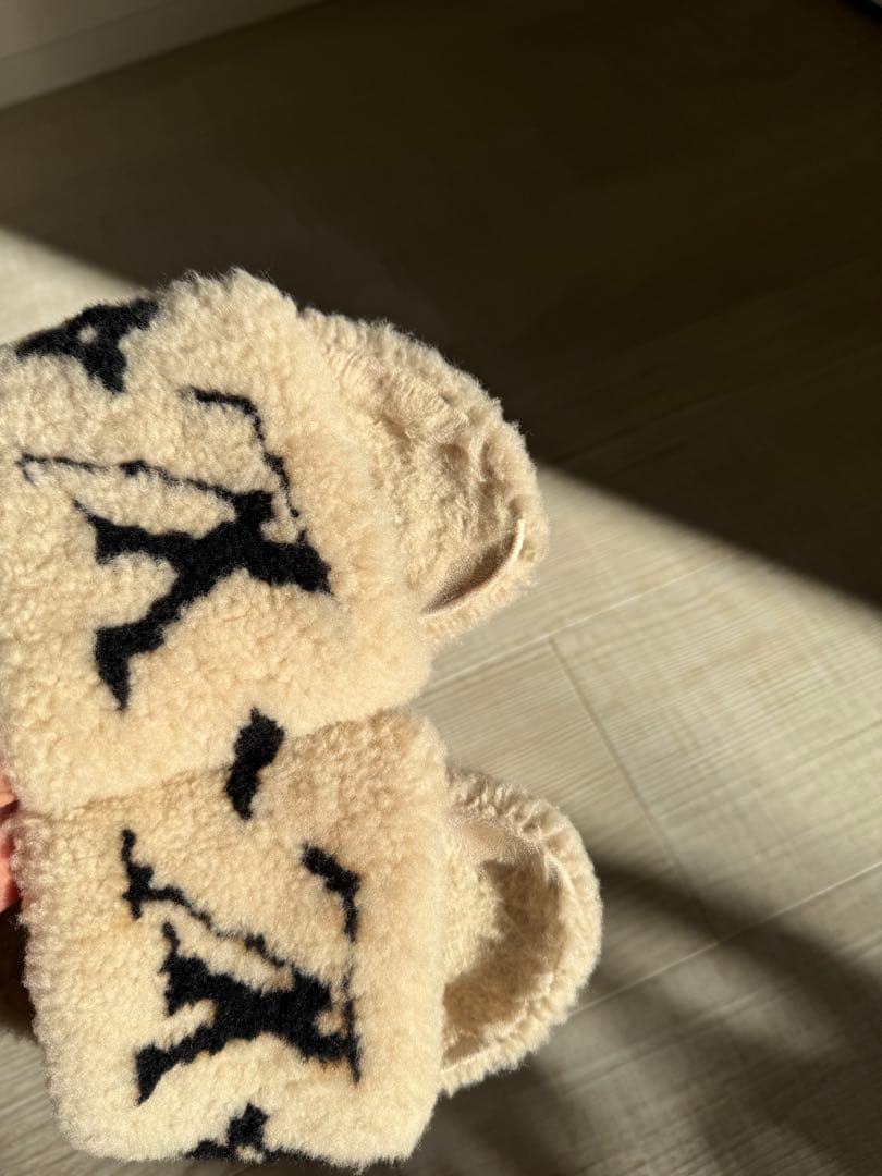 Louis Vuitton LVパセオリアルボアムートンサンダルミュール24cm