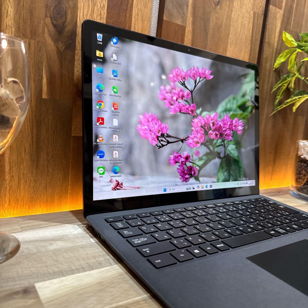 大人気‼️Surface Laptop2☘ブラック☘タッチパネル式☘ノートパソコン
