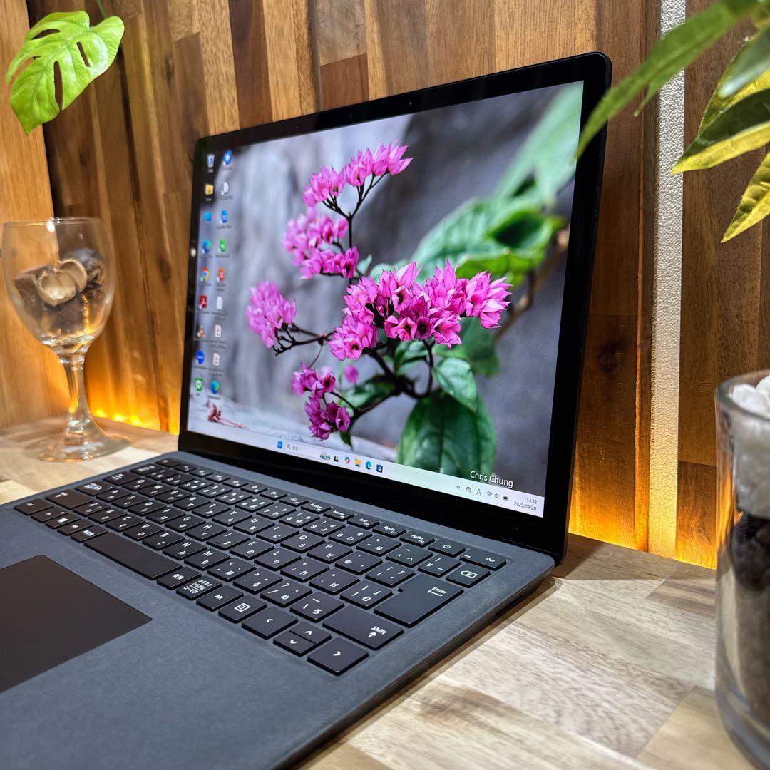 大人気‼️Surface Laptop2☘ブラック☘タッチパネル式☘ノートパソコン